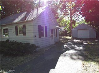 2nd image of 121 20th St N