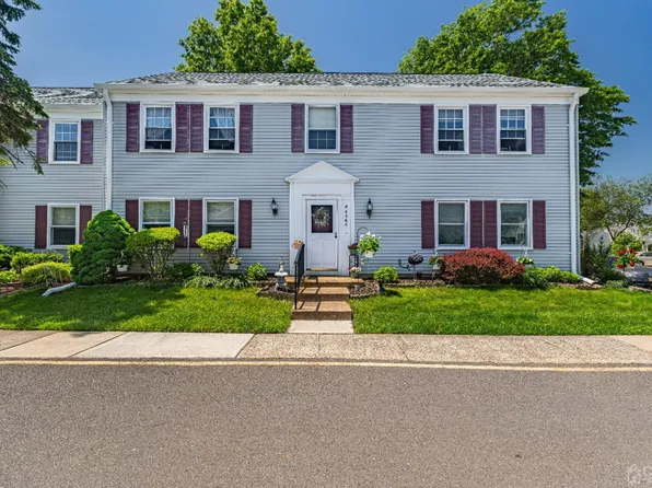 406 Oxford Ln #A, Monroe Township, NJ 08831