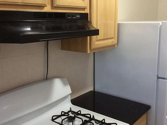 3rd image of 13544 78th Ave #22A