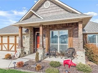 1704 Higgins St, Pea Ridge, AR 72751