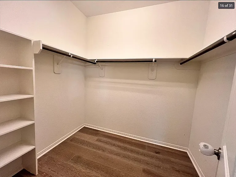 Master walkin closet