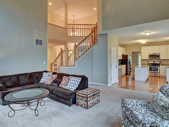 3rd image of 9671 Black Pine Ct