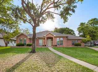 1251 Wendy Ct, Kennedale, TX 76060