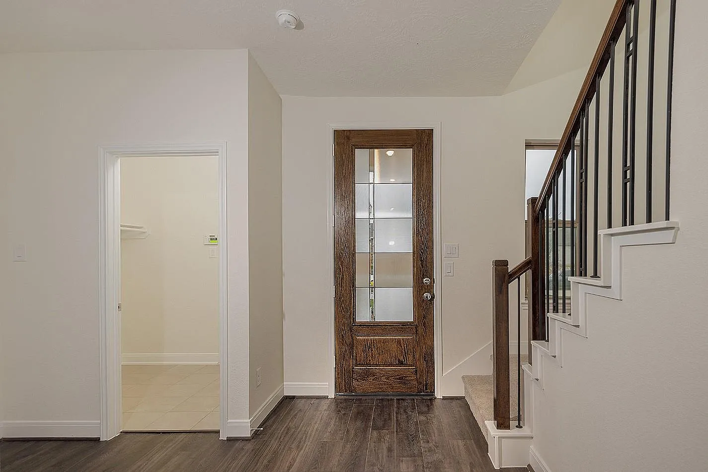 4 bed, 3.0 bath, 2239 sqft, $2,400 — Photo 3