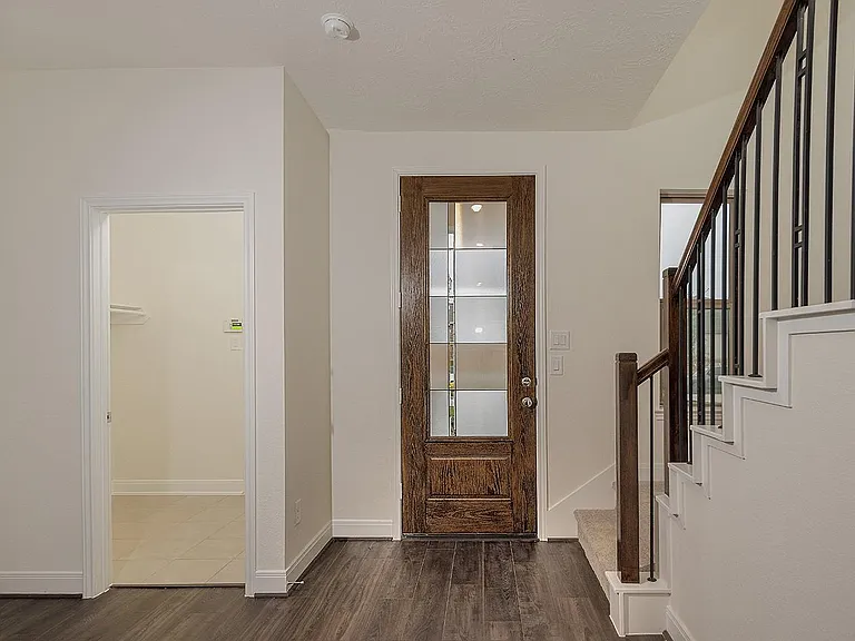27646 Mesabe Dr — Photo 3