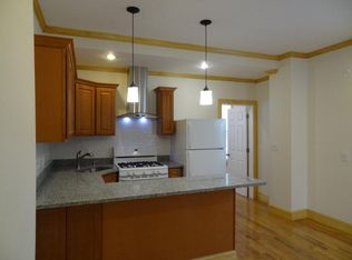 23 Andrew St #1R, Cambridge, MA 02139
