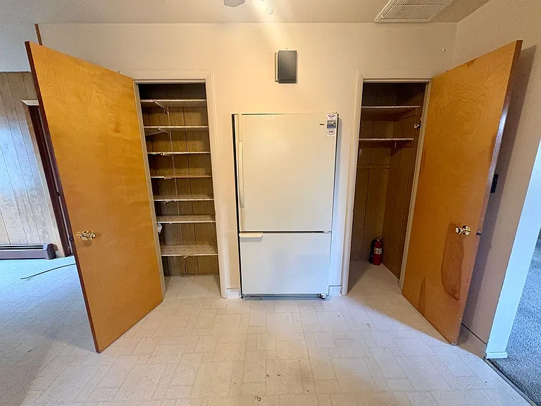 106 Burlington Ave — Photo 19