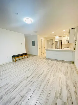 Rented by E Realty International Corp | media 31