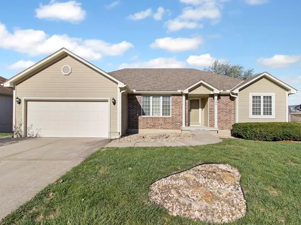 722 SW Ginger Hill Dr, Grain Valley, MO 64029