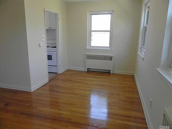 2nd image of 17 Dolphin Grn APT E2k