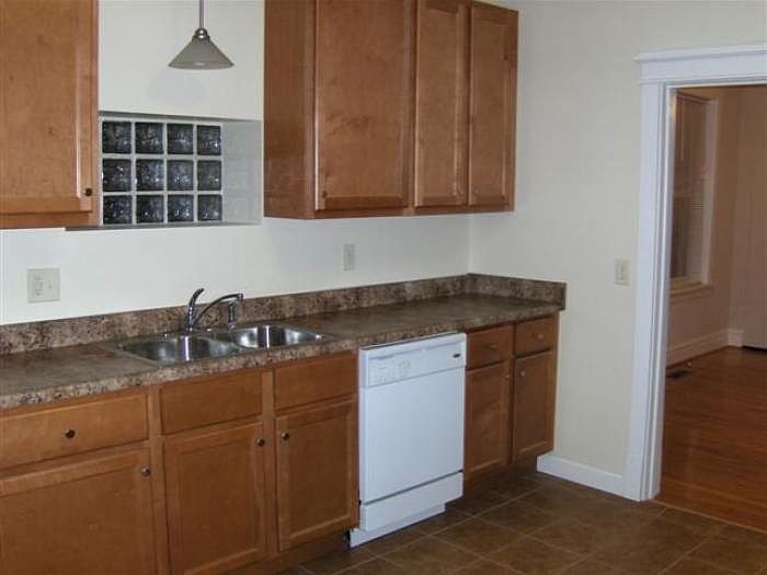 Kitchen w/dishwasher
