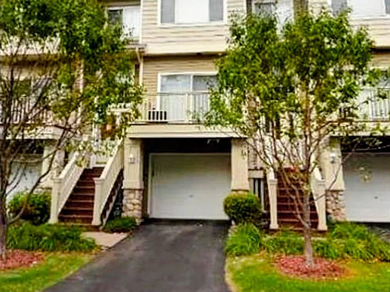 2453 Eagle Trace Ln — Photo 1