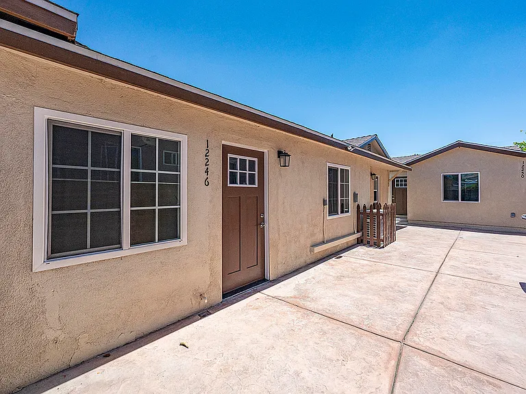 12250 Carver Ln — Photo 10