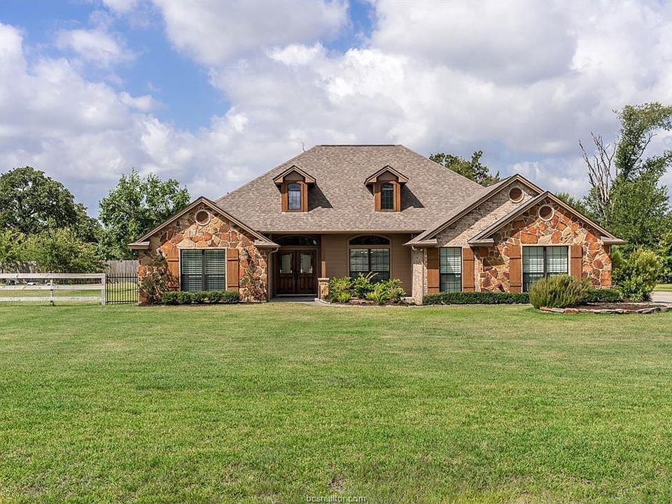 1st image of 5257 Vintage Oaks Dr