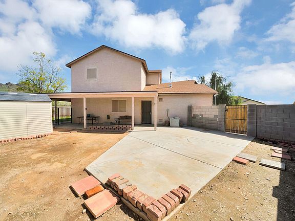 3rd image of 1414 E Malapai Dr