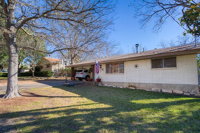1st image of 1207 Donna Kay Dr