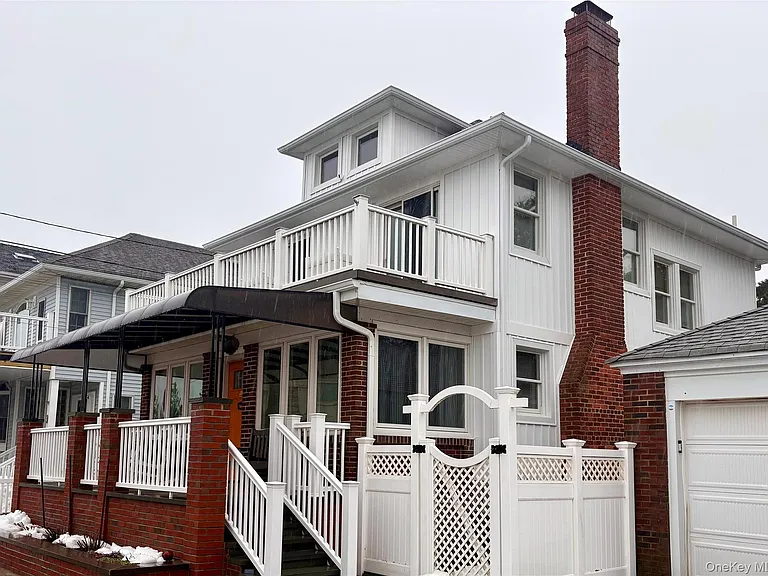 11 Delaware Ave — Photo 2
