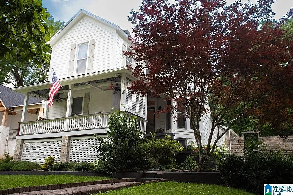 4 bed, 1879 sqft, $2,700 — Photo 1