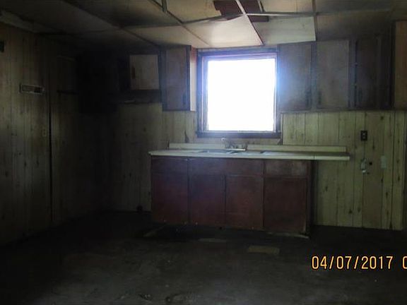 3rd image of 702 N Woodrow Wilson St