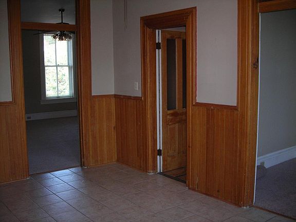 3rd image of 1012 Allen Ave Floor 2