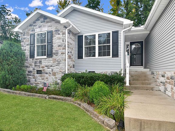 2nd image of 436 Oakmont Ct