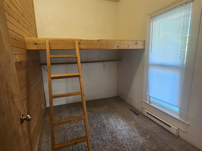 223 Broadway St — Photo 15