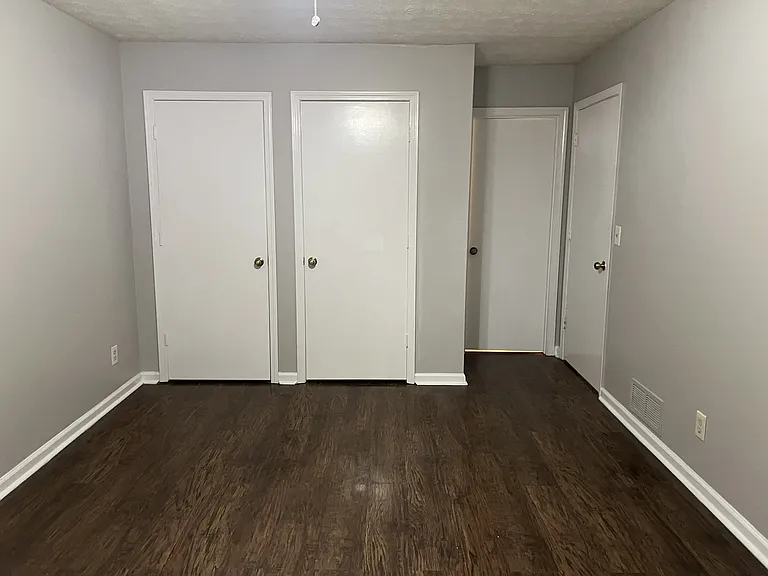 5011 Mountain Springs Way — Photo 2