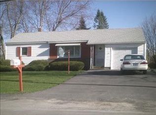 116 Blackmore Rd, Camillus, NY 13031