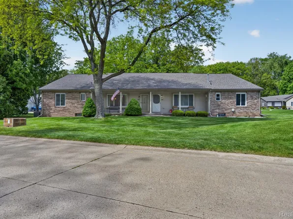 1484 Leisure Dr, Flint, MI 48507