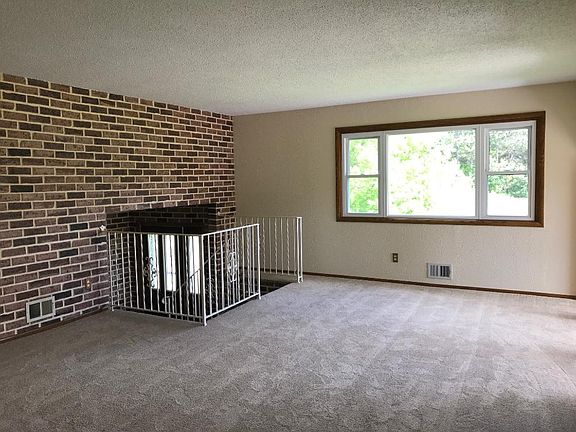 4th image of 3756 221st Ave NE