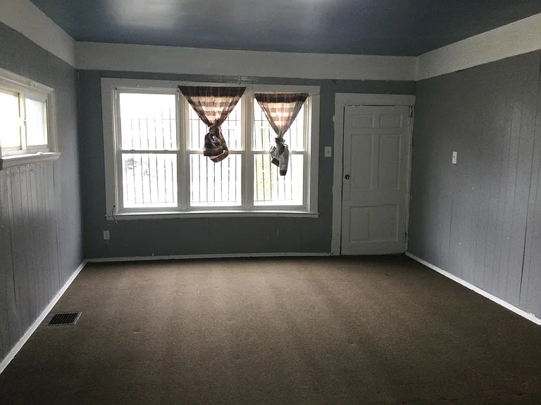 253 Ontario St #LOWER — Photo 13