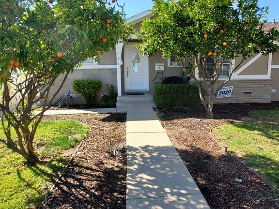 4th image of 6443 Woodlake Ave