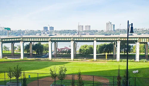 100 Riverside Blvd Photo 1