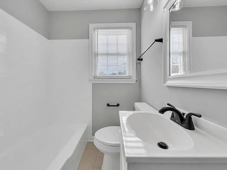 32 Upland Dr — Photo 11