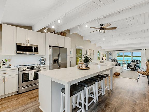 3rd image of 1681 Sea Breeze Dr