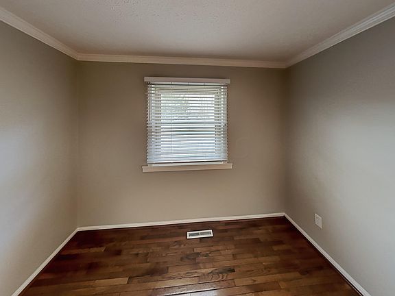 2nd image of 11339 Meadowcroft St