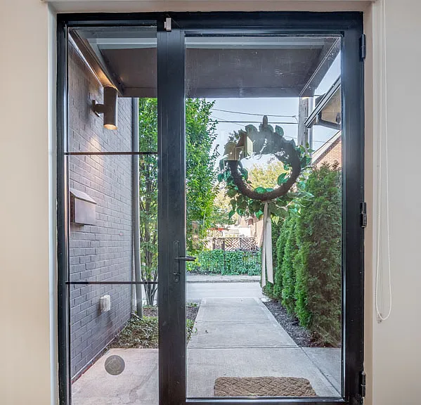 598 Lathrop St — Photo 4