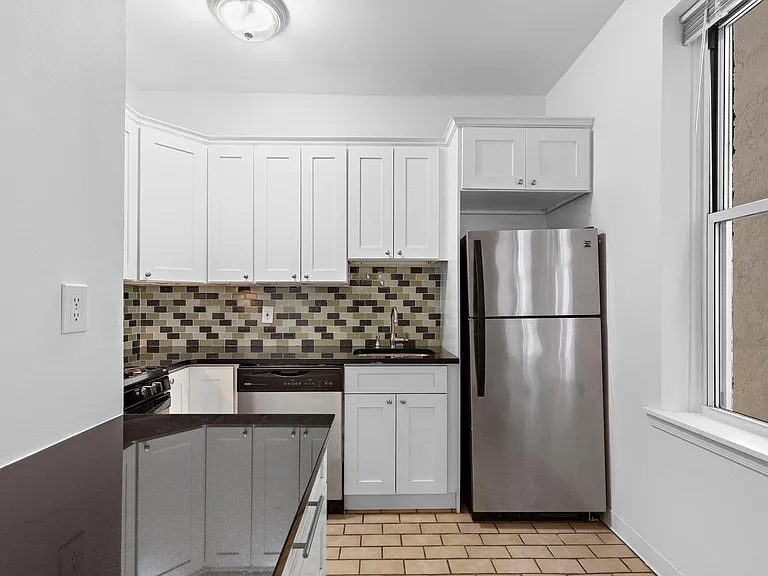 711 Willow Ave #3D — Photo 5