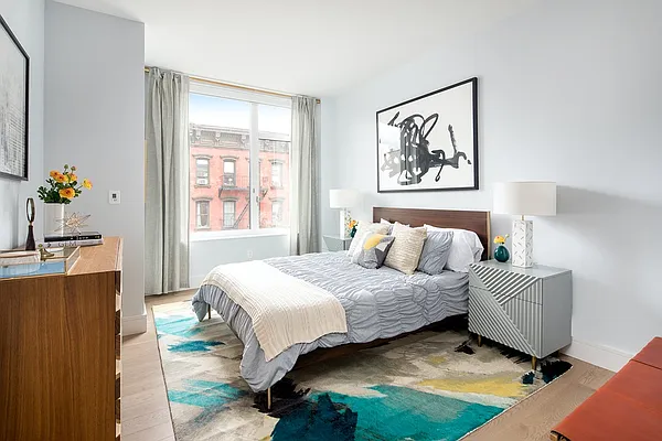 Rented by Extell Marketing Group LLC | media 22