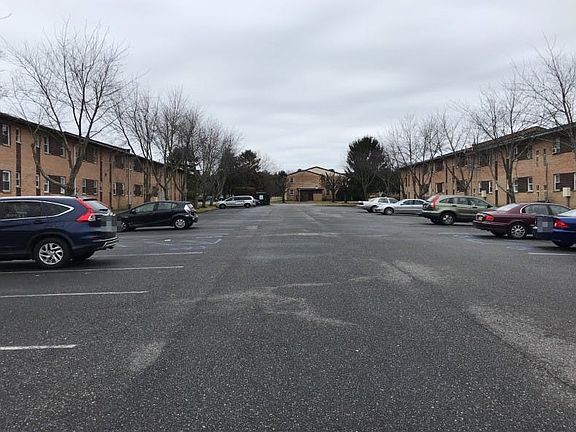 4th image of 131 Artist Lake Dr