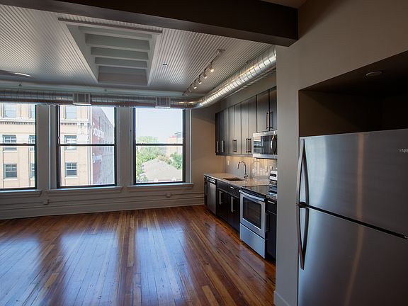 5th image of 905 Broadway Blvd APT 202