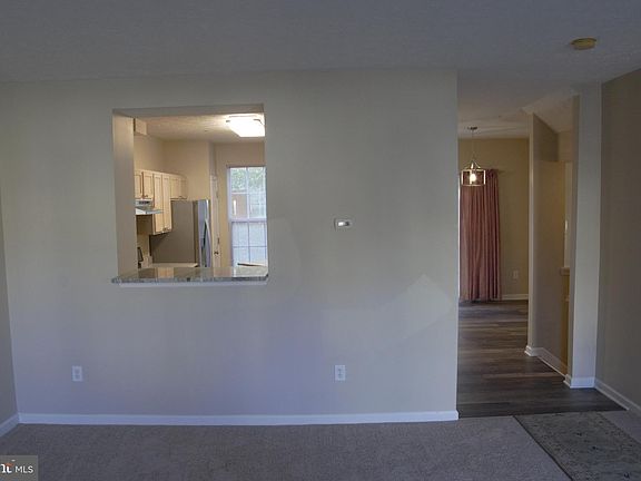4th image of 5 Aspen Glen Ct