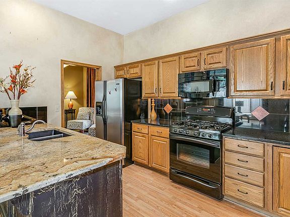 5th image of 2515 N Cranbrook Ct