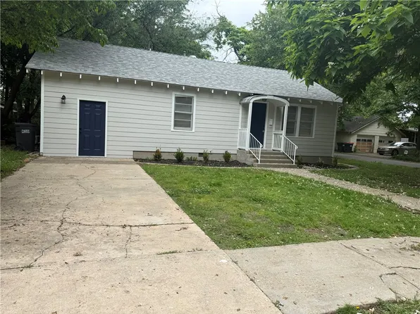 500 W Center Ave, Springdale, AR 72764