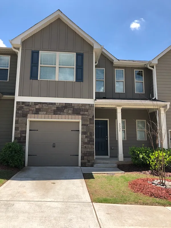 Gorgeous Townhome In Kennesaw! — Photo 1