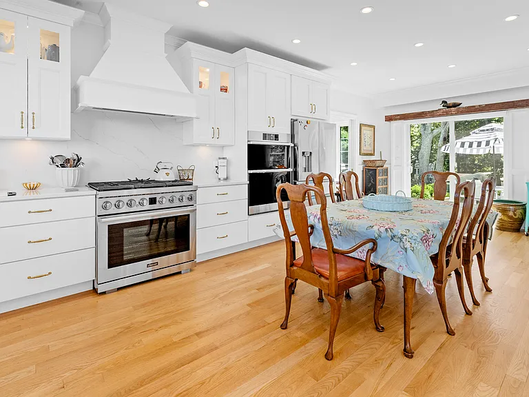 87 Bay St — Photo 30