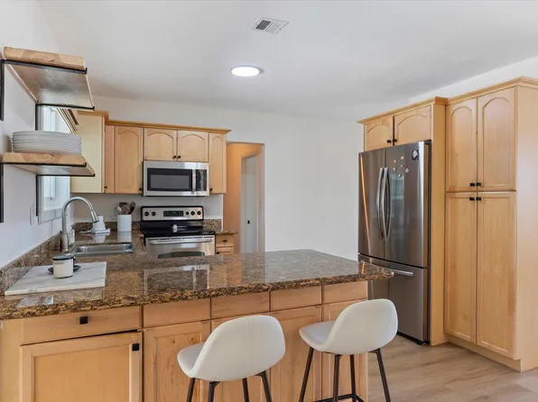 4921 NE 23rd Ave, Lighthouse Pt, FL 33064