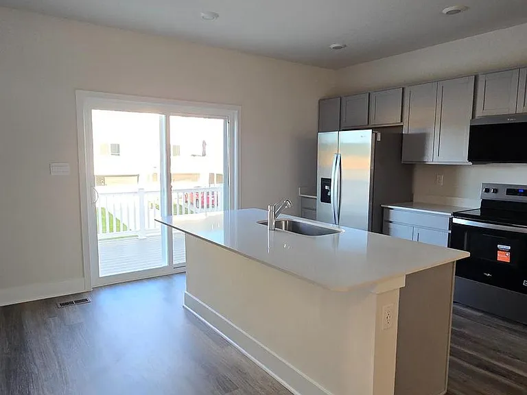 52 Aloma St — Photo 17