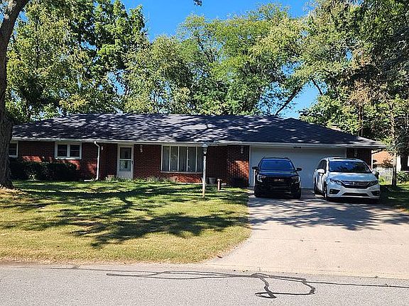 2nd image of 8604 W Eucalyptus Ave