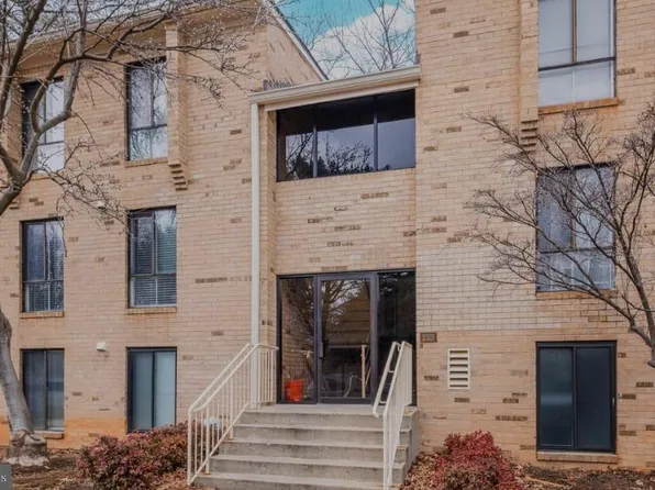 2301 Freetown Ct Unit 12C, Reston, VA 20191